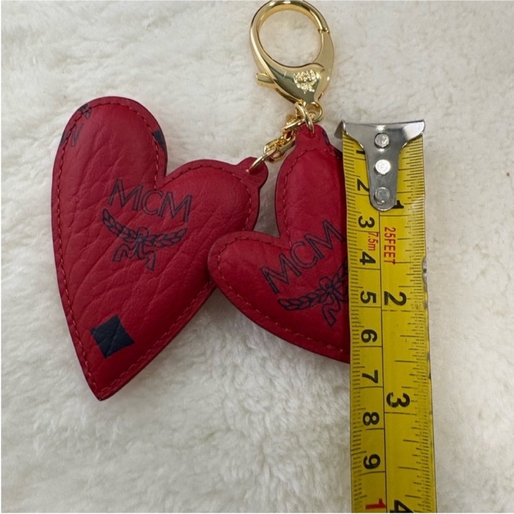 MCM Double Heart Keychain - Picture 6 of 7